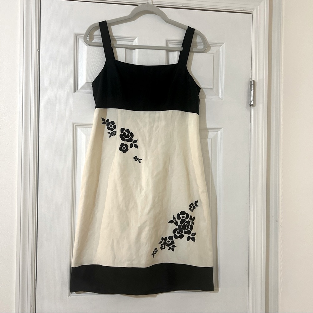 Ann Taylor Loft Silk Linen Ladies dress size 8 embroidered Black flowers